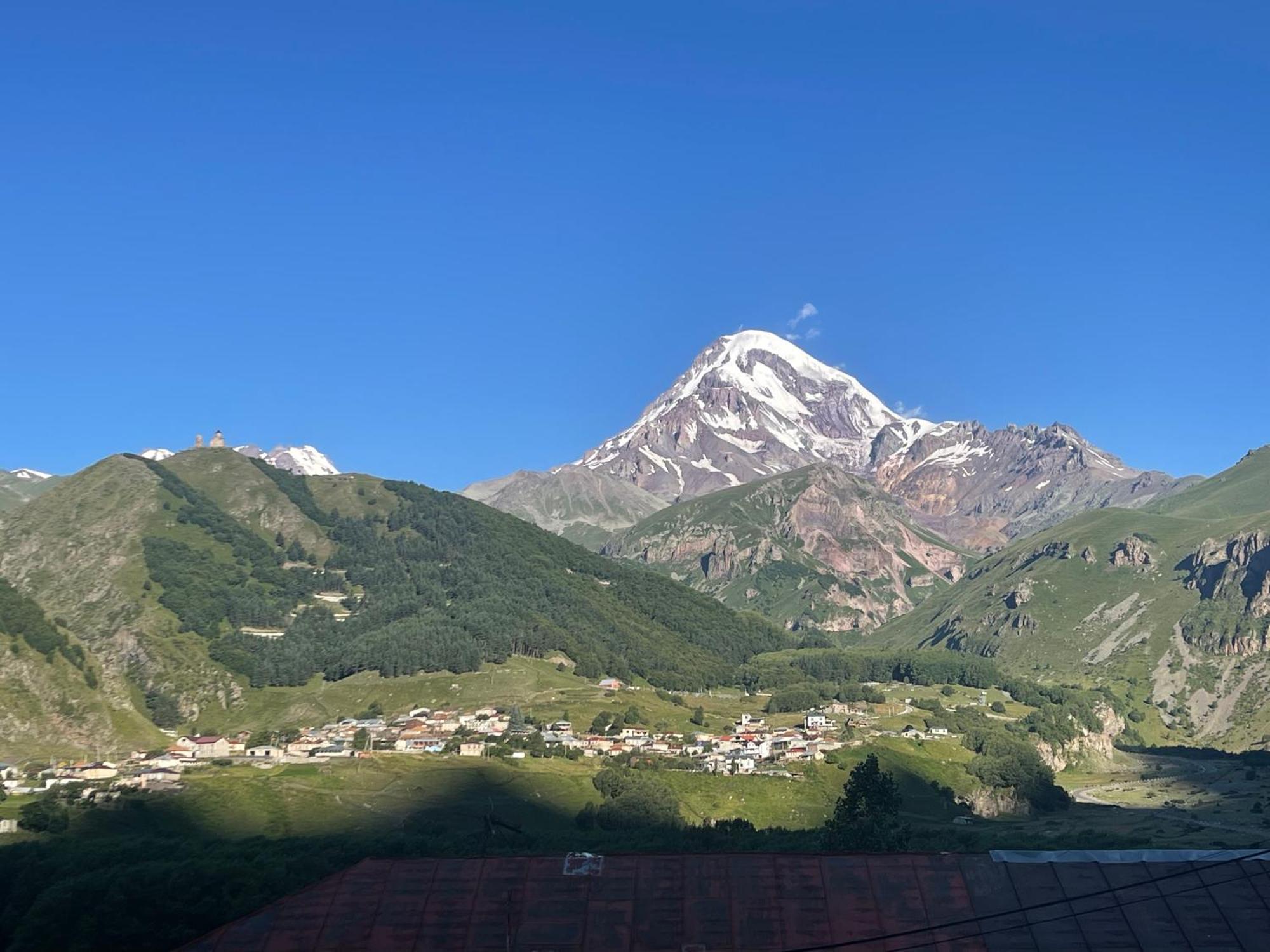 Sunny Guesthouse Kazbegi Ngoại thất bức ảnh