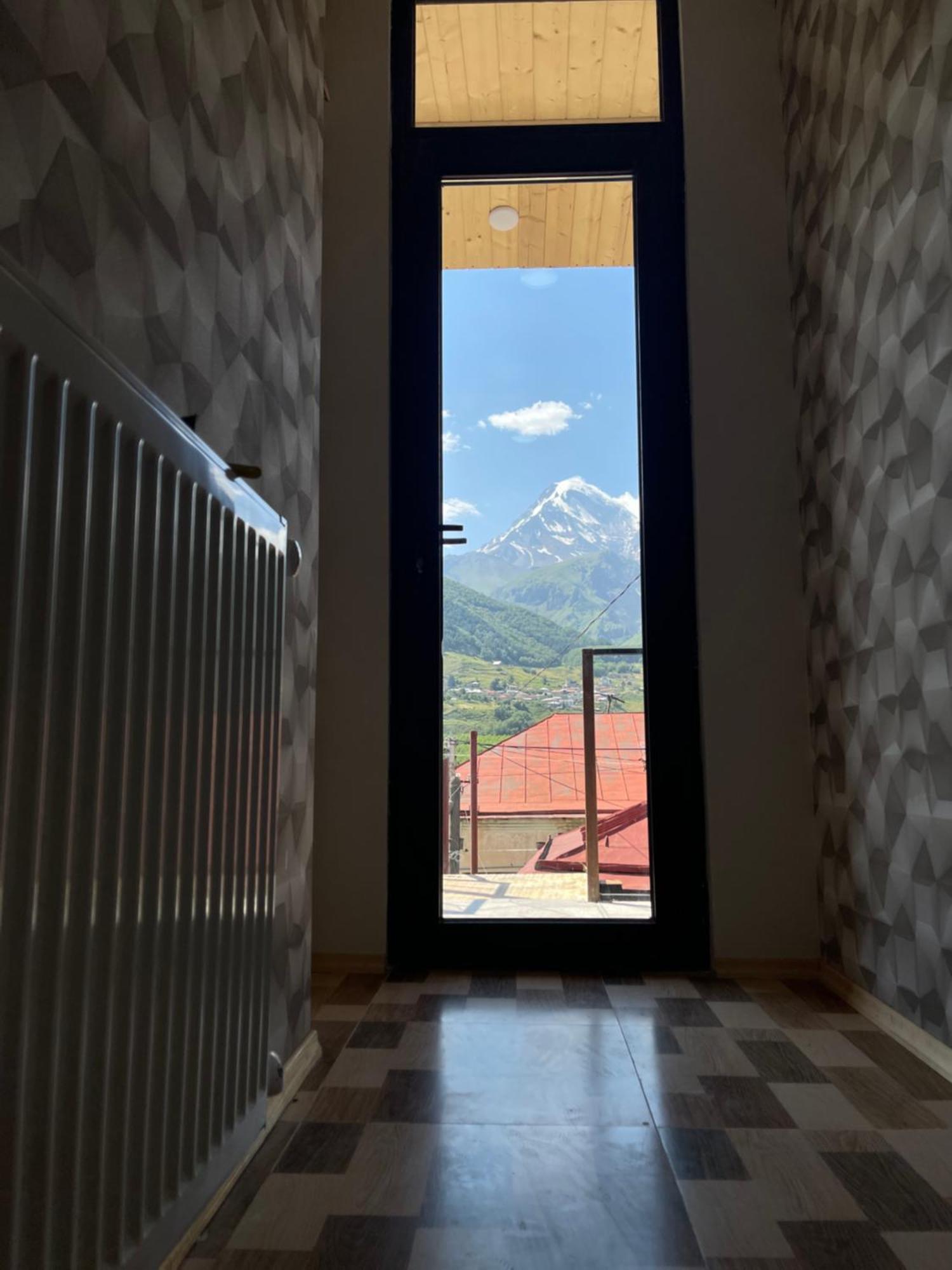 Sunny Guesthouse Kazbegi Ngoại thất bức ảnh