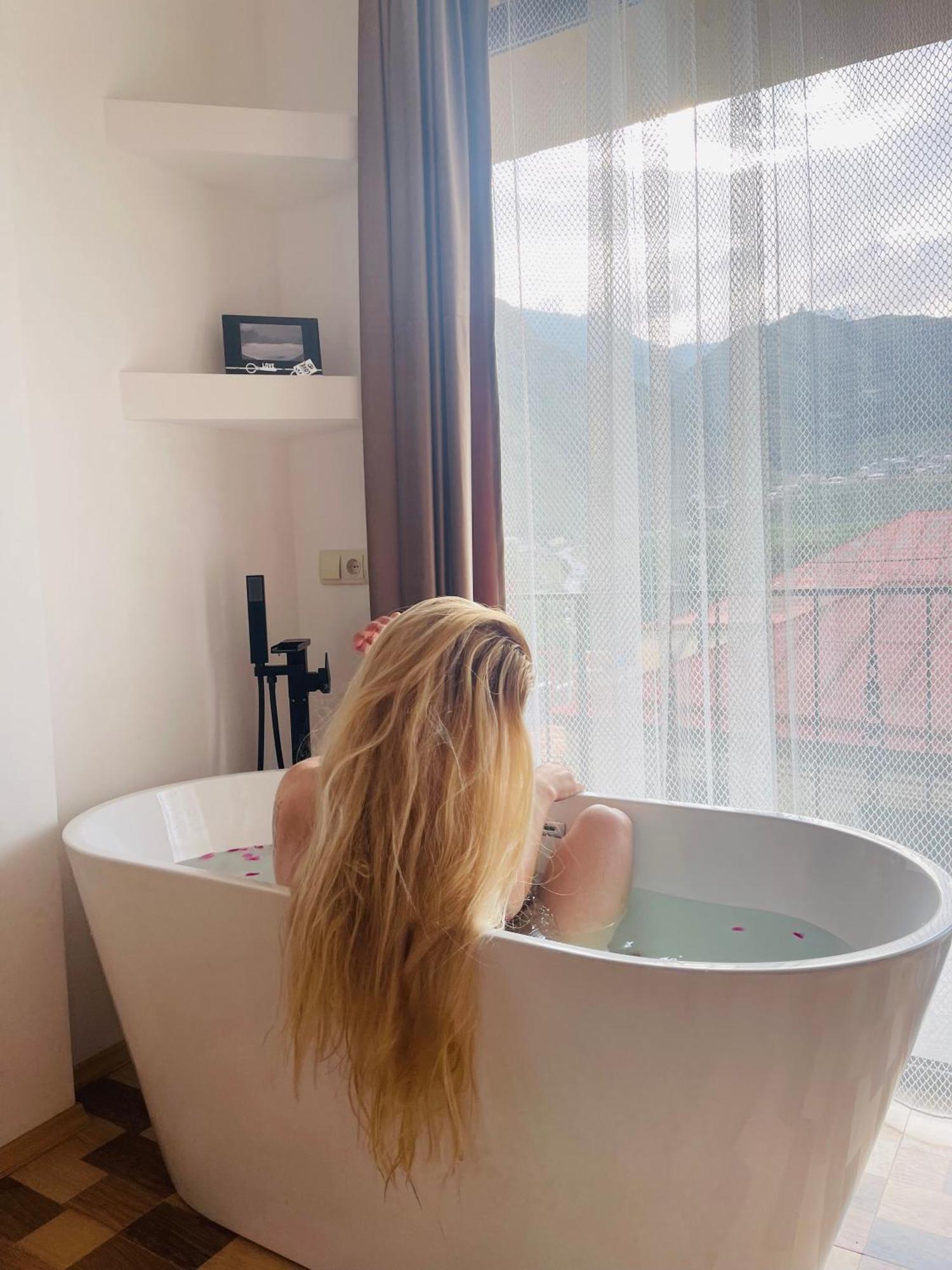 Sunny Guesthouse Kazbegi Ngoại thất bức ảnh
