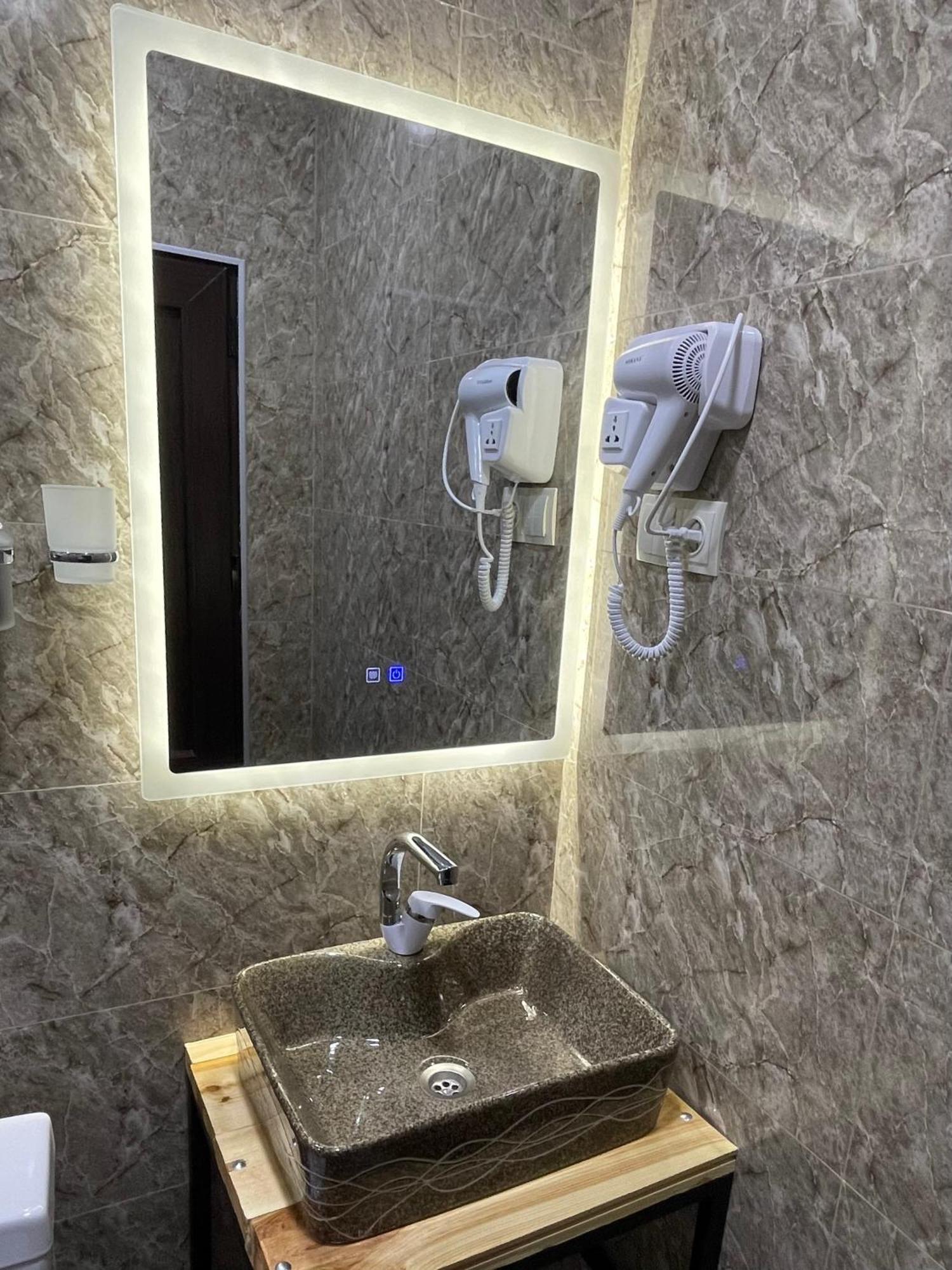 Sunny Guesthouse Kazbegi Ngoại thất bức ảnh