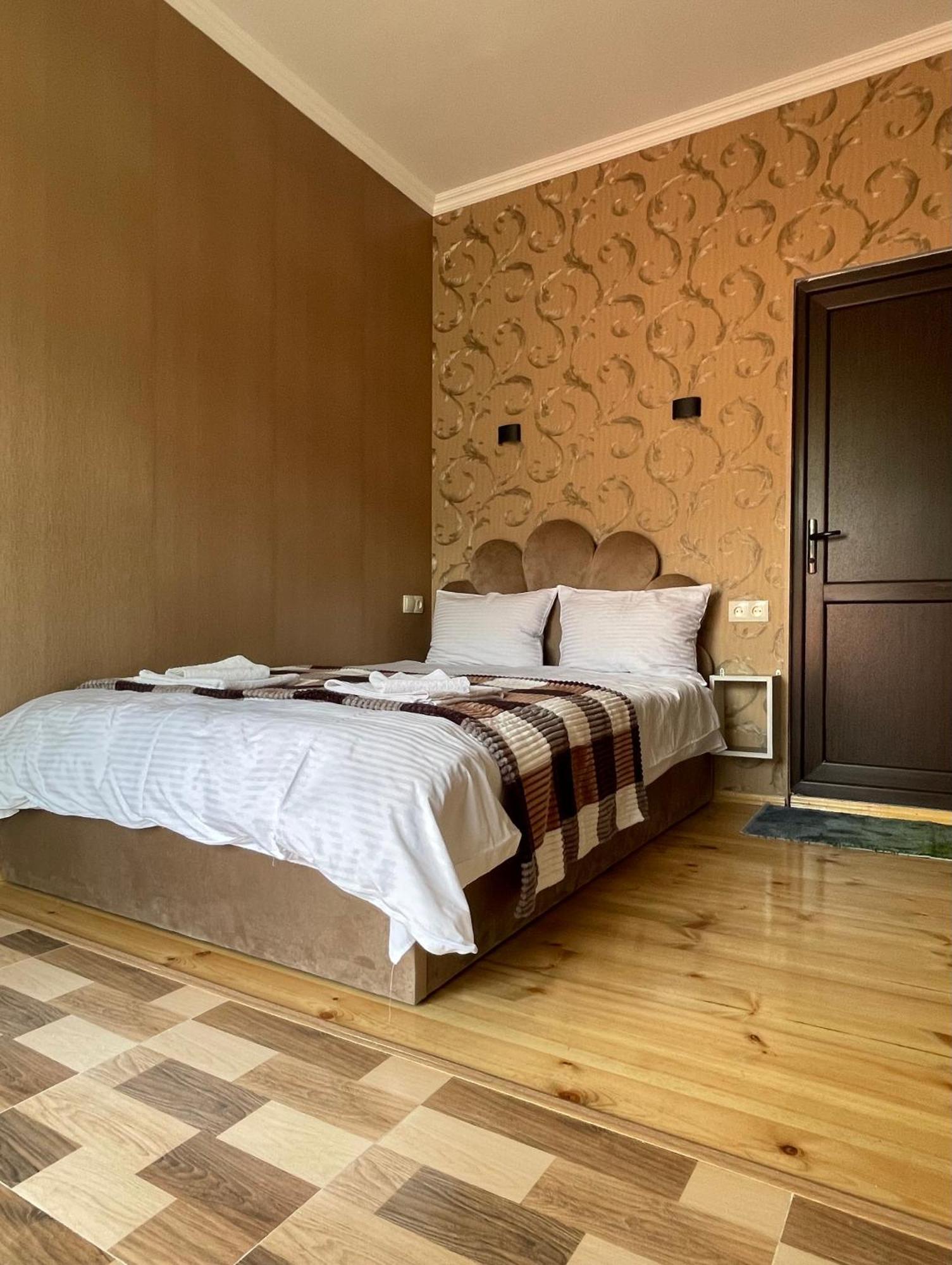 Sunny Guesthouse Kazbegi Ngoại thất bức ảnh