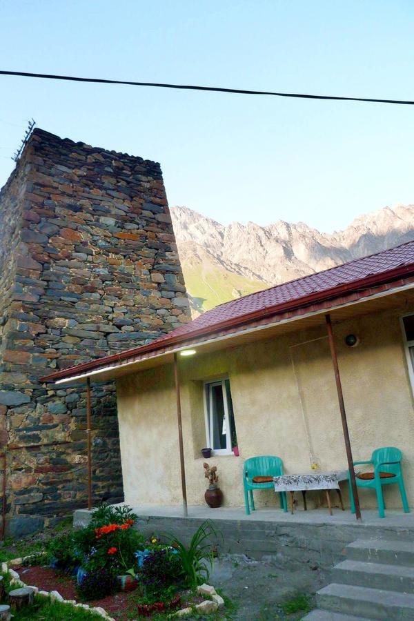 Sunny Guesthouse Kazbegi Ngoại thất bức ảnh