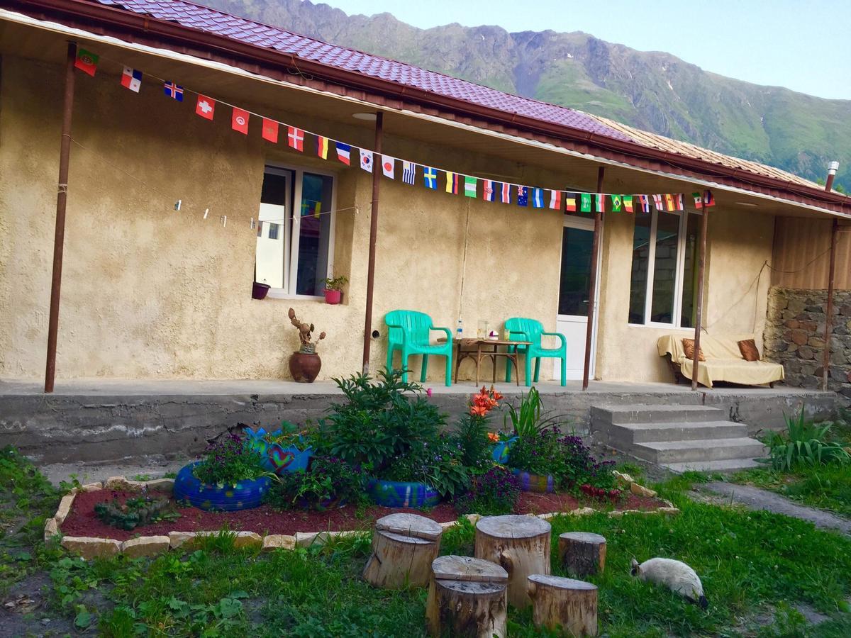 Sunny Guesthouse Kazbegi Ngoại thất bức ảnh