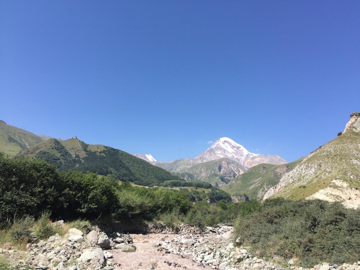 Sunny Guesthouse Kazbegi Ngoại thất bức ảnh